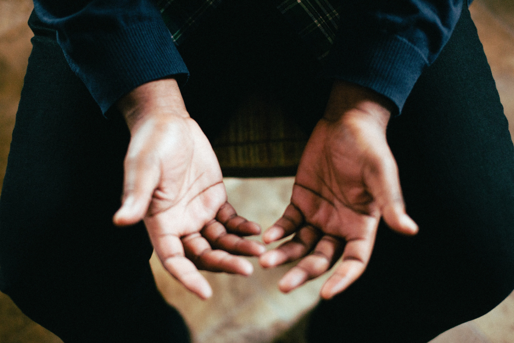 5 ESSENTIAL OILS TO HELP WITH PERIPHERAL NEUROPATHY