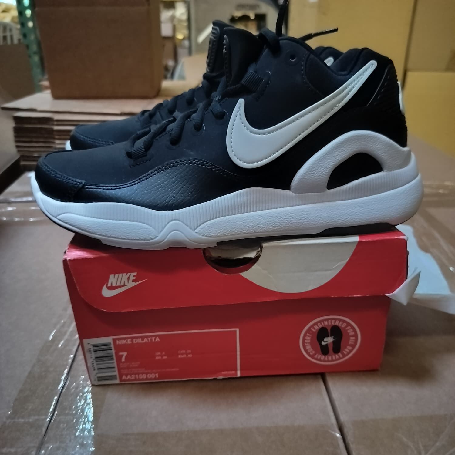 SEO Title: Nike Men's Dilatta Mid Top Sneakers Black White Leather Size 7